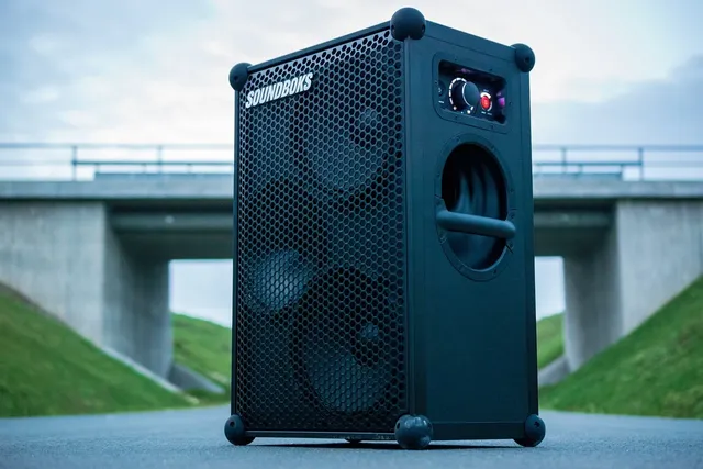 Load image into Gallery viewer, Pair of 2 Chrome Bluetooth Pairing Garage Speakers - 4Tek